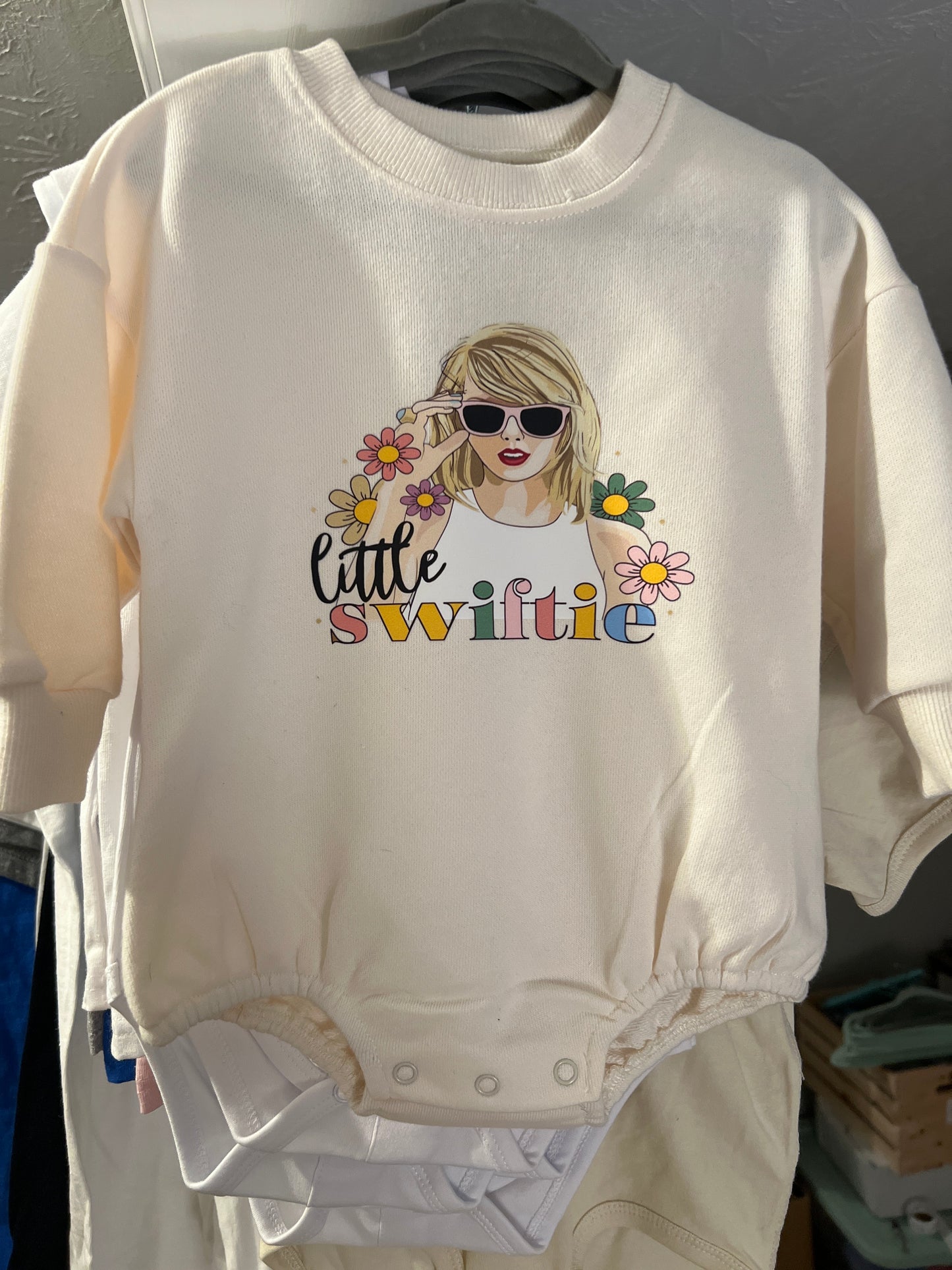 Little Swiftie bubble sweatshirt on Ivory